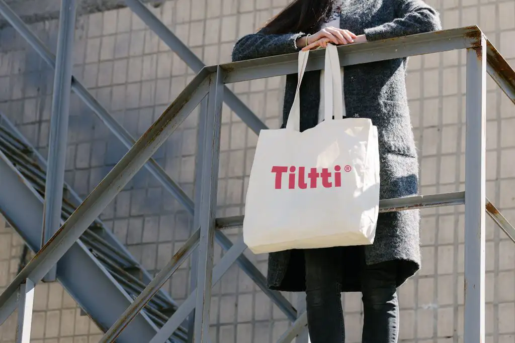Tiltti, logo