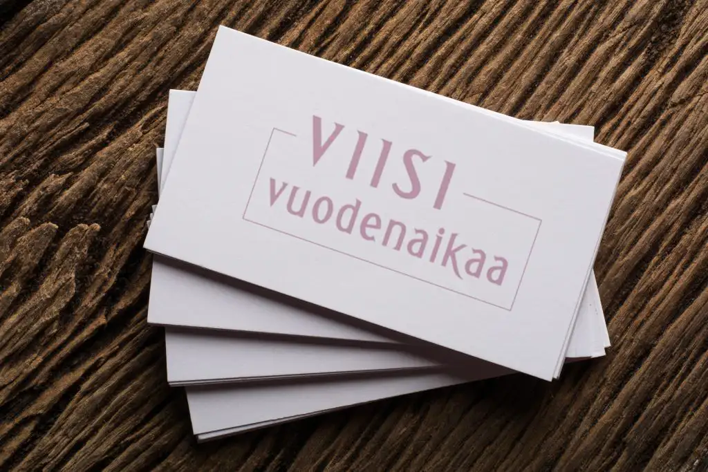 Viisivuodenaikaa, logo